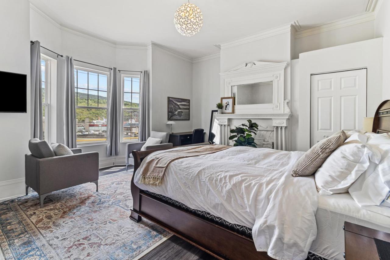 Mckay Manor On Duckworth Hotel St. John's Bagian luar foto