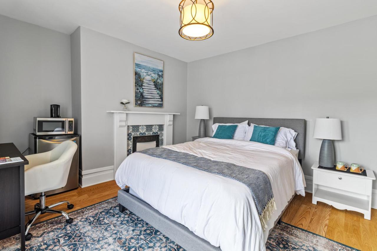 Mckay Manor On Duckworth Hotel St. John's Bagian luar foto