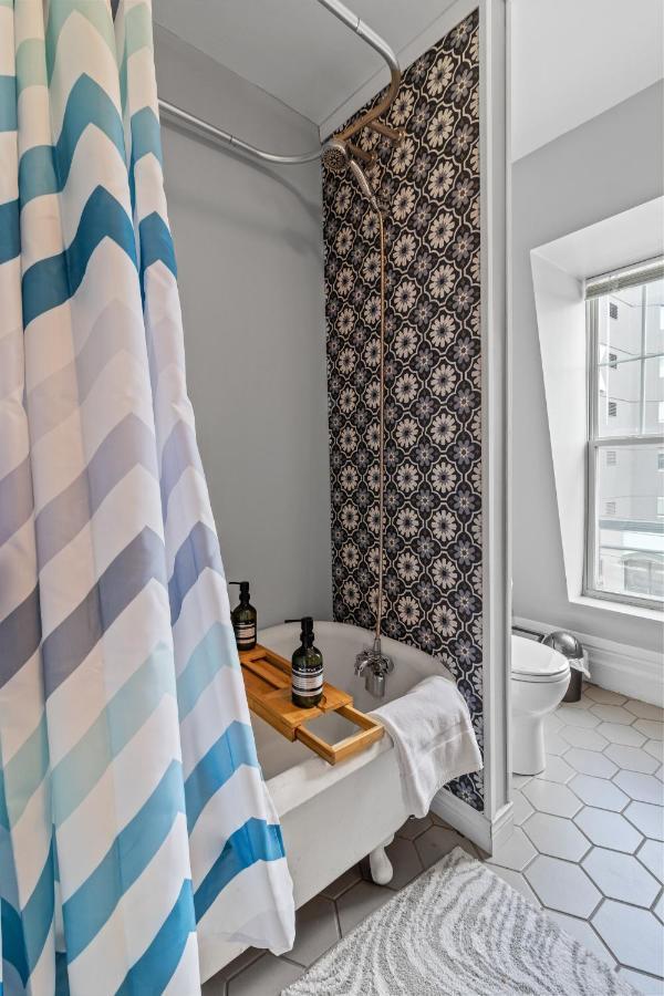 Mckay Manor On Duckworth Hotel St. John's Bagian luar foto