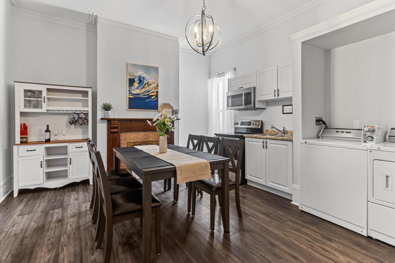 Mckay Manor On Duckworth Hotel St. John's Bagian luar foto