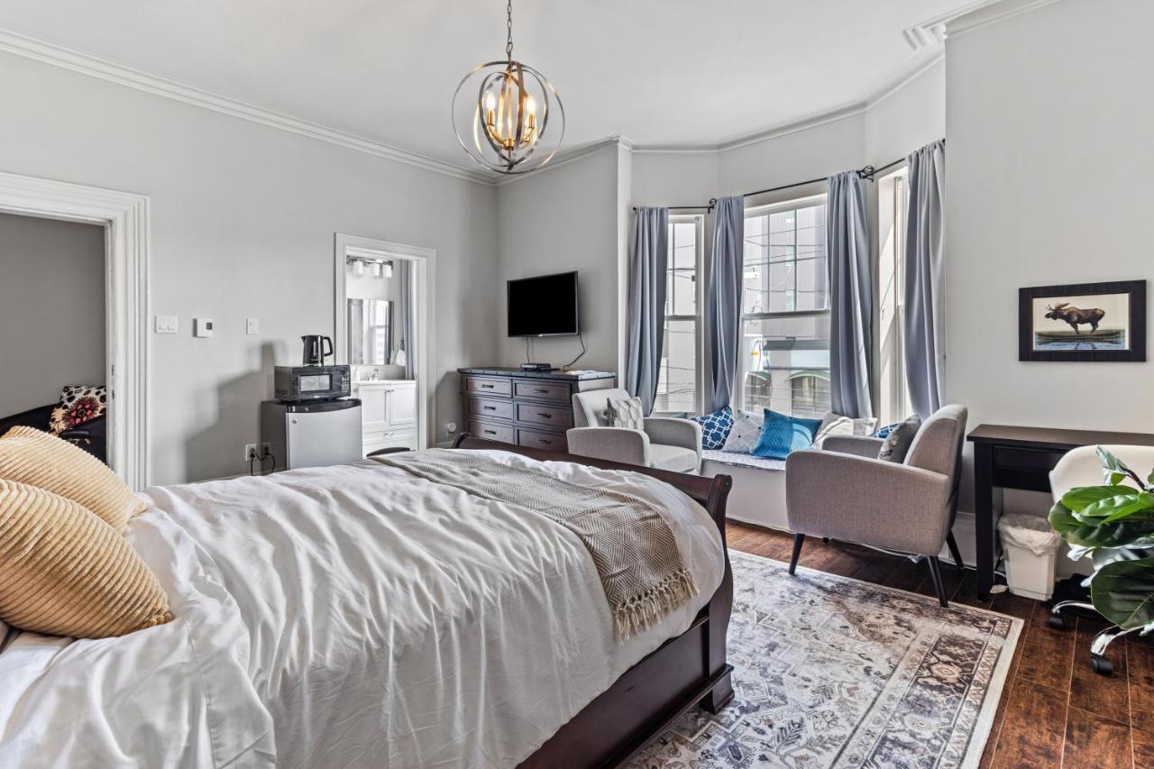 Mckay Manor On Duckworth Hotel St. John's Bagian luar foto