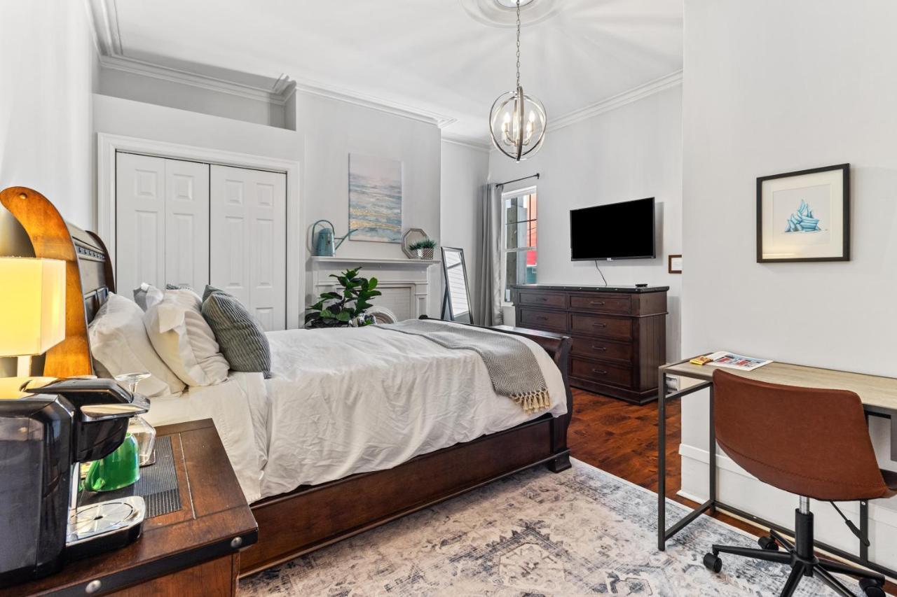 Mckay Manor On Duckworth Hotel St. John's Bagian luar foto