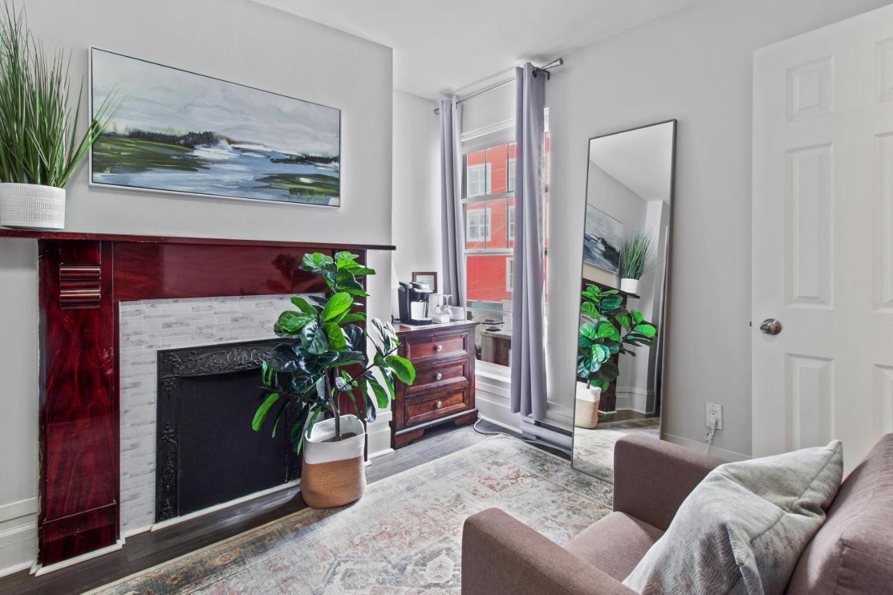 Mckay Manor On Duckworth Hotel St. John's Bagian luar foto
