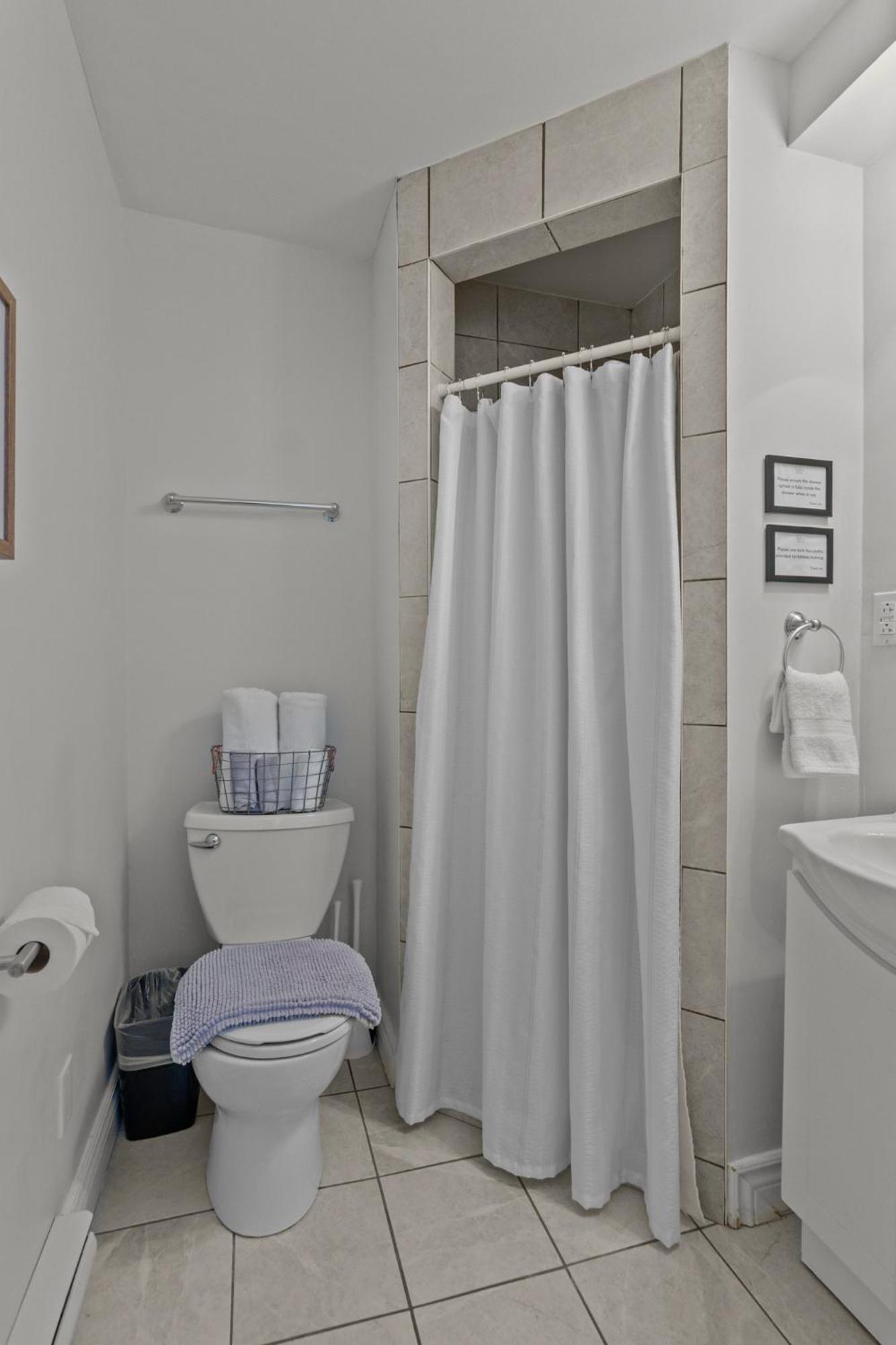 Mckay Manor On Duckworth Hotel St. John's Bagian luar foto