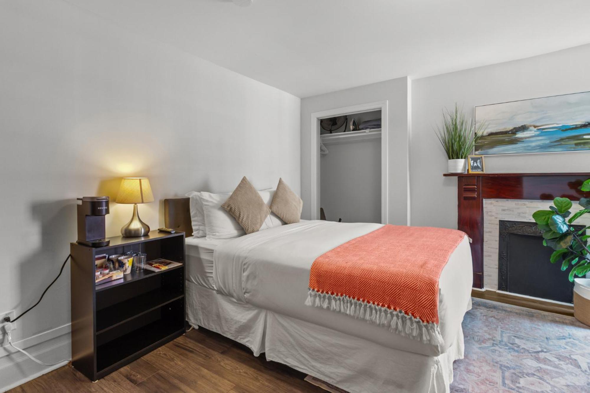 Mckay Manor On Duckworth Hotel St. John's Bagian luar foto