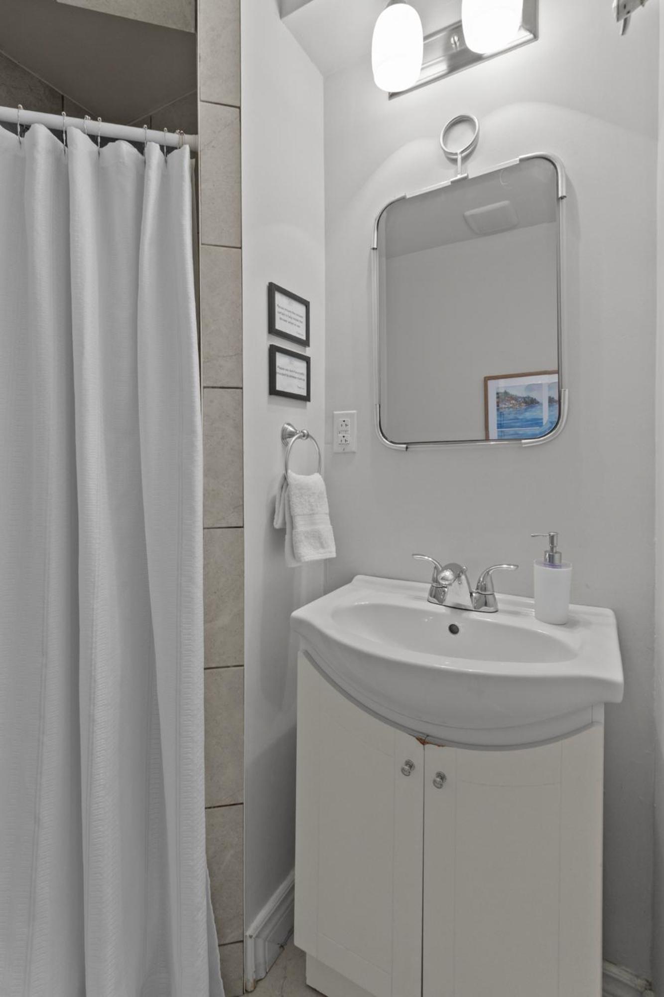 Mckay Manor On Duckworth Hotel St. John's Bagian luar foto